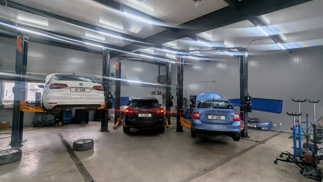 Автомобиль в ремзоне GT CAR