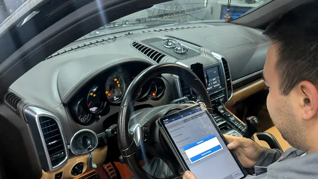 Диагностическое оборудование в ремзоне GT CAR